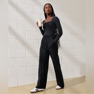 Elegant Black Wide-Leg Women's Pants